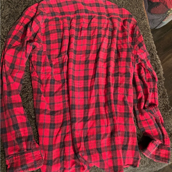 awesomely worn- Red and black Flannel, long sleeve shirt! - Picture 4 of 5